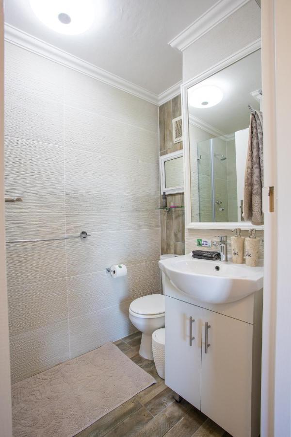 Dk Villas 1 Harbour View Хаут Бей Екстериор снимка